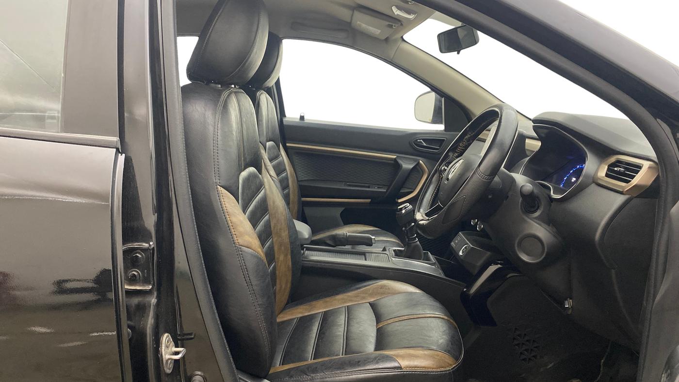 2023 Renault Kiger RXT (O) MT, Petrol, Manual, 24,753 km, Right Side Front Door Cabin
