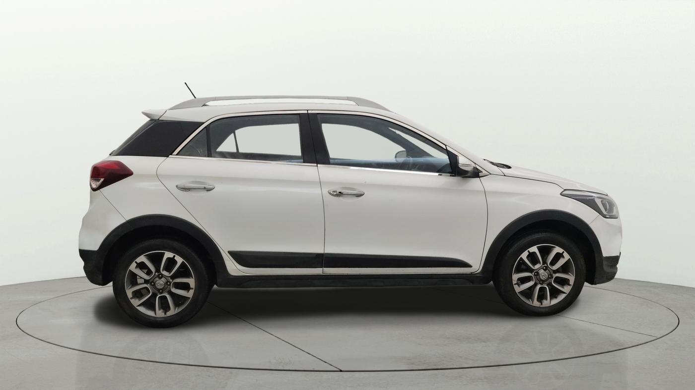 2017 Hyundai i20 Active 1.2 SX, Petrol, Manual, 60,992 km, Right Side View