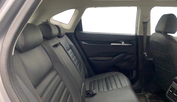 2019 KIA SELTOS GTX 1.4 PETROL, Petrol, Manual, 28,230 km, Right Side Rear Door Cabin