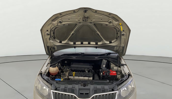 2017 Skoda Rapid AMBITION 1.6 MPI MT, Petrol, Manual, 84,228 km, Open Bonet