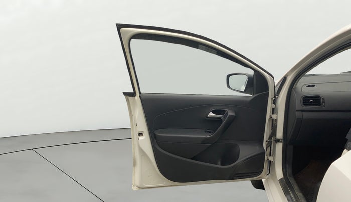 2015 Volkswagen Polo COMFORTLINE 1.2L, Petrol, Manual, 1,02,403 km, LHS Front Door