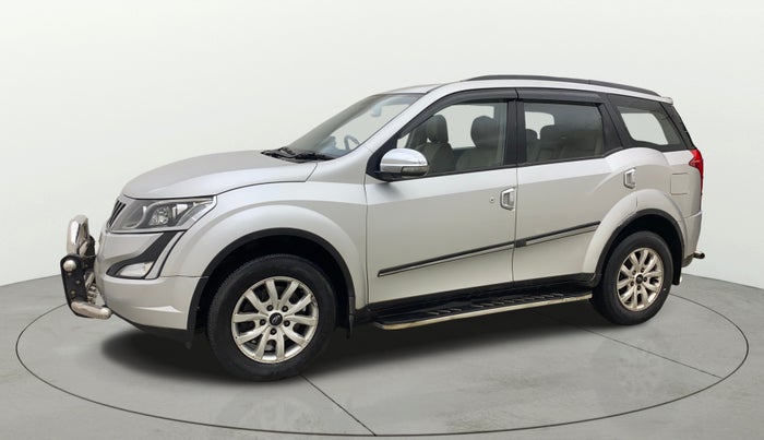 2015 Mahindra XUV500 W8, Diesel, Manual, 1,05,261 km, Left Front Diagonal