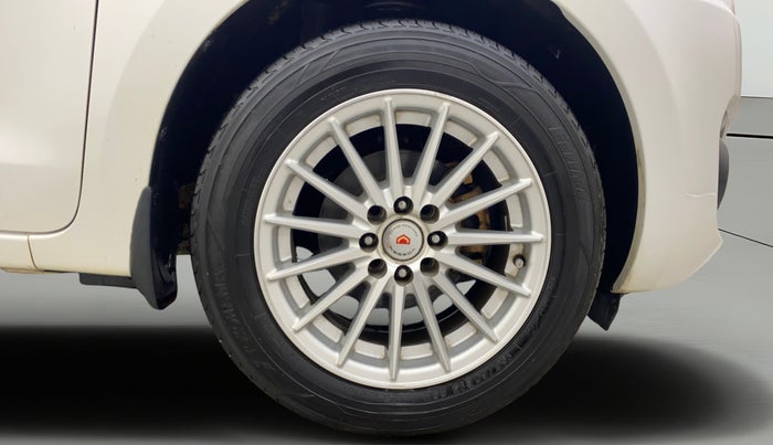 2022 Maruti Swift VXI AMT, Petrol, Automatic, 33,676 km, Right Front Wheel