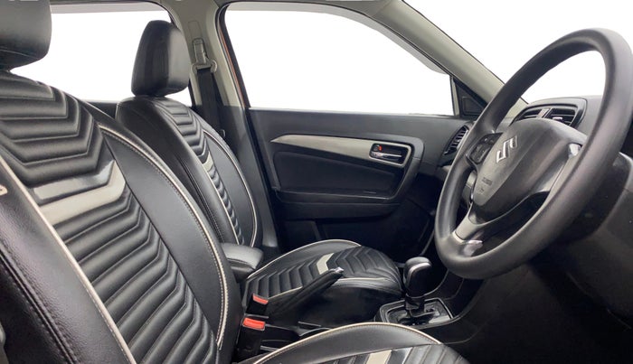 2019 Maruti Vitara Brezza ZDI PLUS AT DUAL TONE, Diesel, Automatic, 76,908 km, Right Side Front Door Cabin