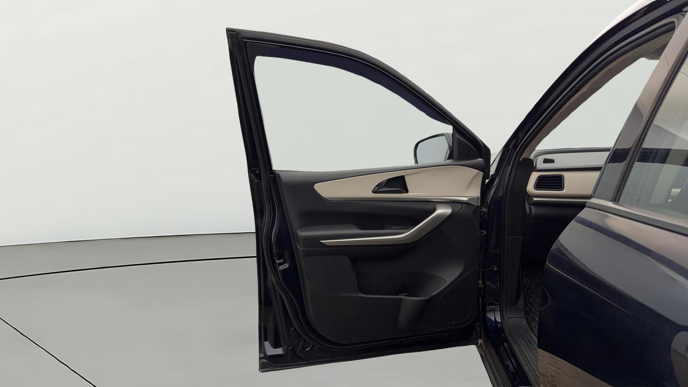 2023 Mahindra XUV700 MX P MT 5 STR, Petrol, Manual, 15,048 km, LHS Front Door
