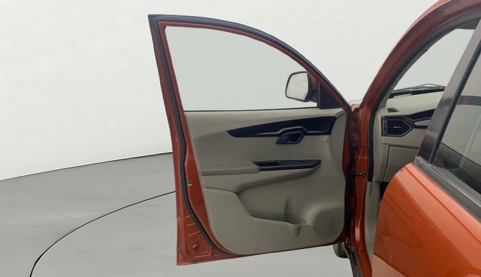 2016 Mahindra Kuv100 K6 6 STR, Petrol, Manual, 34,715 km, LHS Front Door