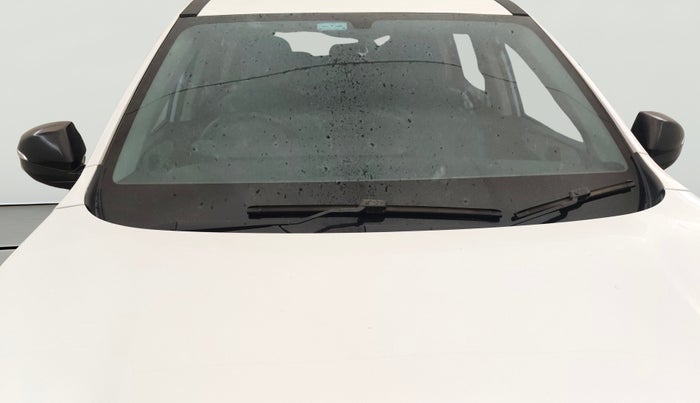 2022 Mahindra XUV700 AX 5 D AT 7 STR, Diesel, Automatic, 77,516 km, Front Windshield