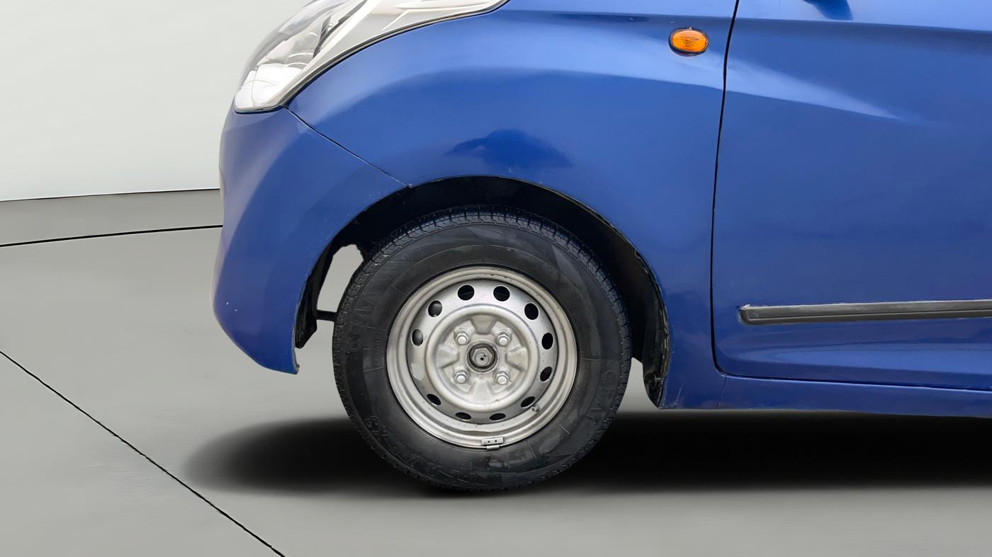 2016 Hyundai Eon ERA +, CNG, Manual, 47,890 km, Left Front Wheel
