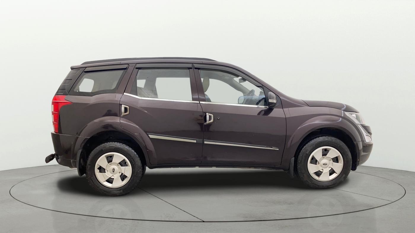 2017 Mahindra XUV500 W4, Diesel, Manual, 99,924 km, Right Side View