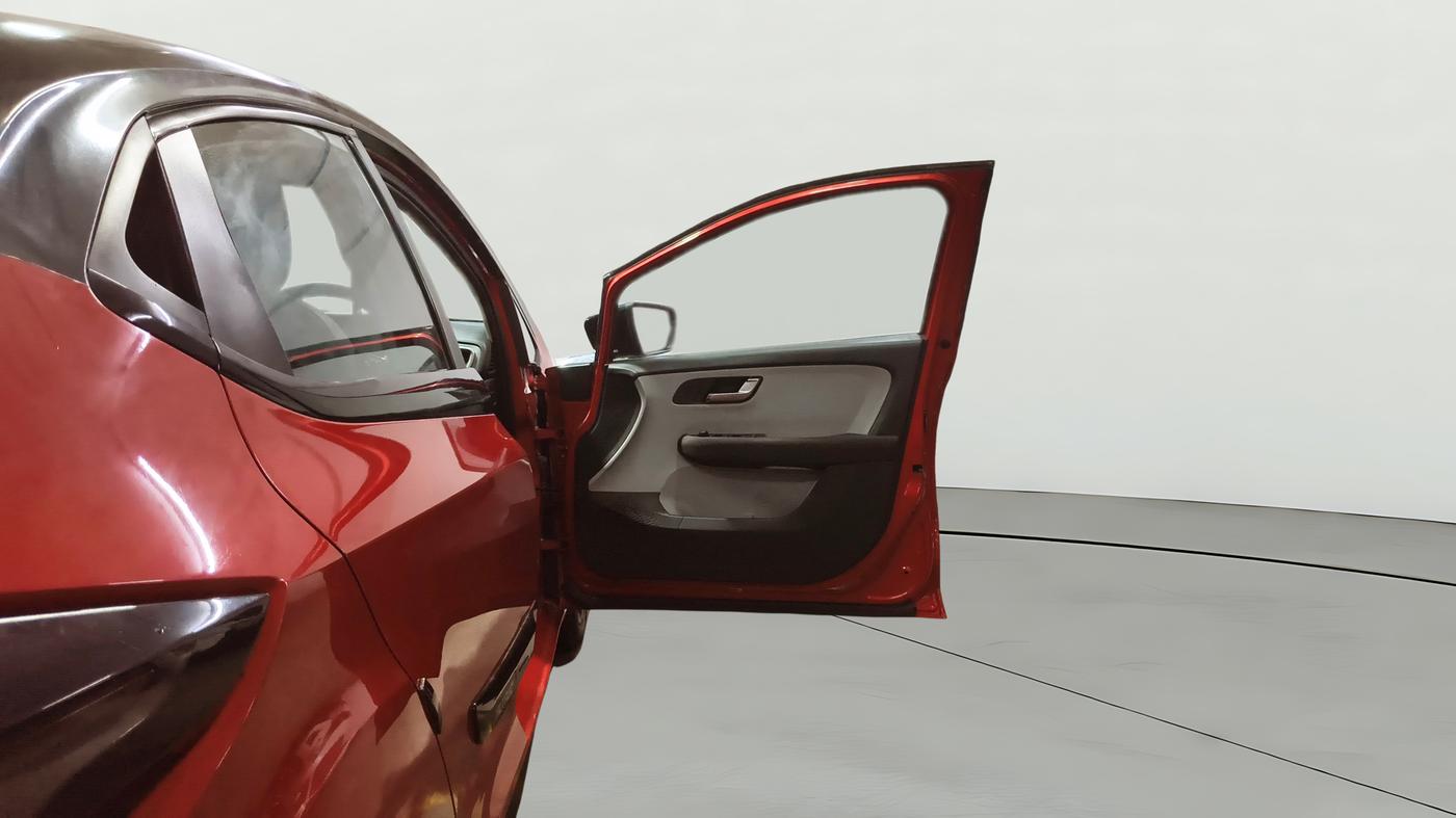 2020 Tata ALTROZ XZ PETROL, CNG, Manual, 59,591 km, RHS Front Door