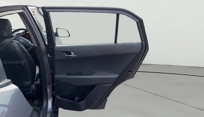 2016 Hyundai Creta SX PLUS AT 1.6 PETROL, CNG, Automatic, 61,285 km, RHS Rear Door