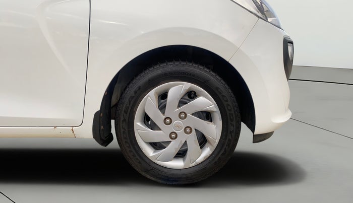 2019 Hyundai NEW SANTRO SPORTZ CNG, CNG, Manual, 95,569 km, Right Front Wheel