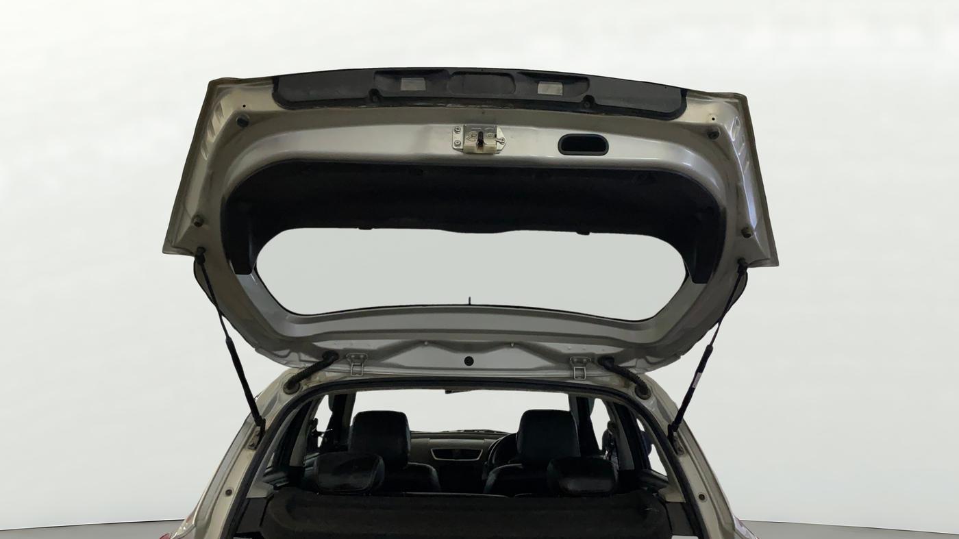 2015 Maruti Swift LXI (O), Petrol, Manual, 78,136 km, Boot Door Open