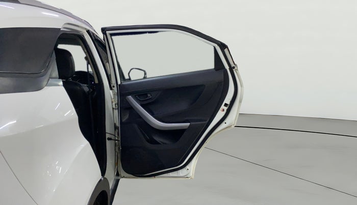 2022 Tata NEXON XM SUNROOF DIESEL, Diesel, Manual, 53,077 km, RHS Rear Door