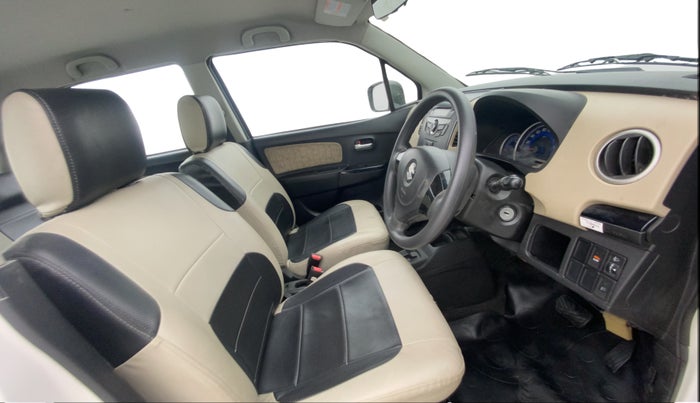 2017 Maruti Wagon R 1.0 VXI (O) AMT, Petrol, Automatic, 60,978 km, Right Side Front Door Cabin