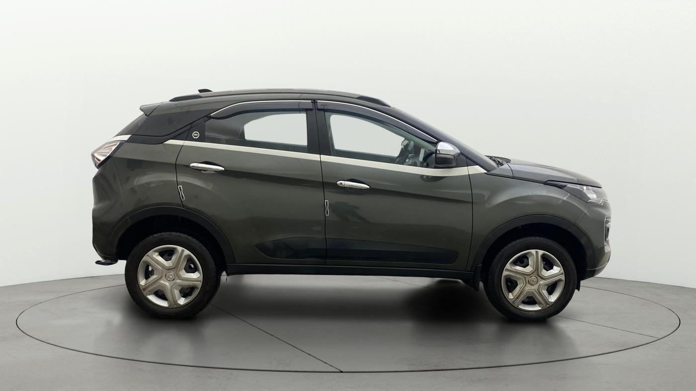 2023 Tata NEXON XM PLUS SUNROOF PETROL, Petrol, Manual, 40,603 km, Right Side View