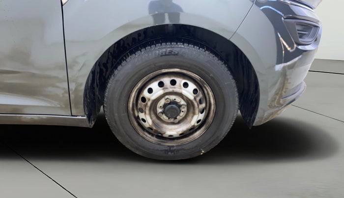 2020 Tata ALTROZ XE PETROL, Petrol, Manual, 37,940 km, Right Front Wheel