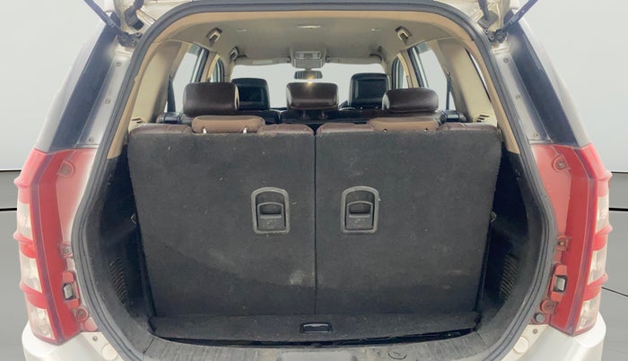 2014 Mahindra XUV500 W8, Diesel, Manual, 1,22,321 km, Boot Open Zoomed View
