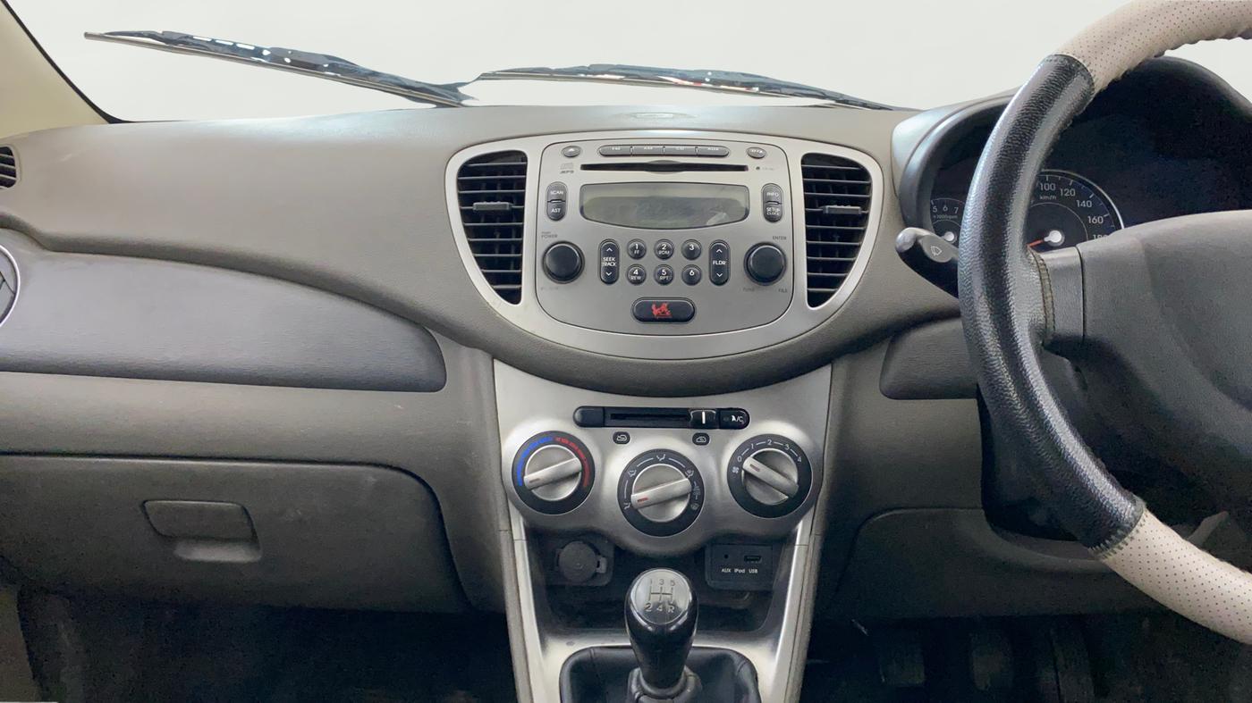 2014 Hyundai i10 SPORTZ 1.1, Petrol, Manual, 96,933 km, Air Conditioner