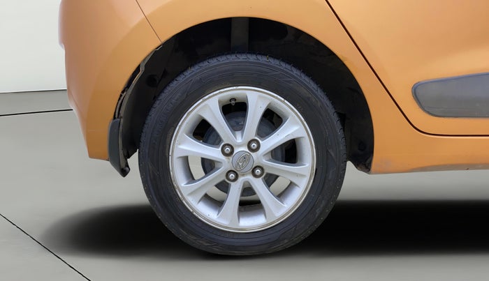 2015 Hyundai Grand i10 ASTA AT 1.2 KAPPA VTVT, Petrol, Automatic, 90,849 km, Right Rear Wheel