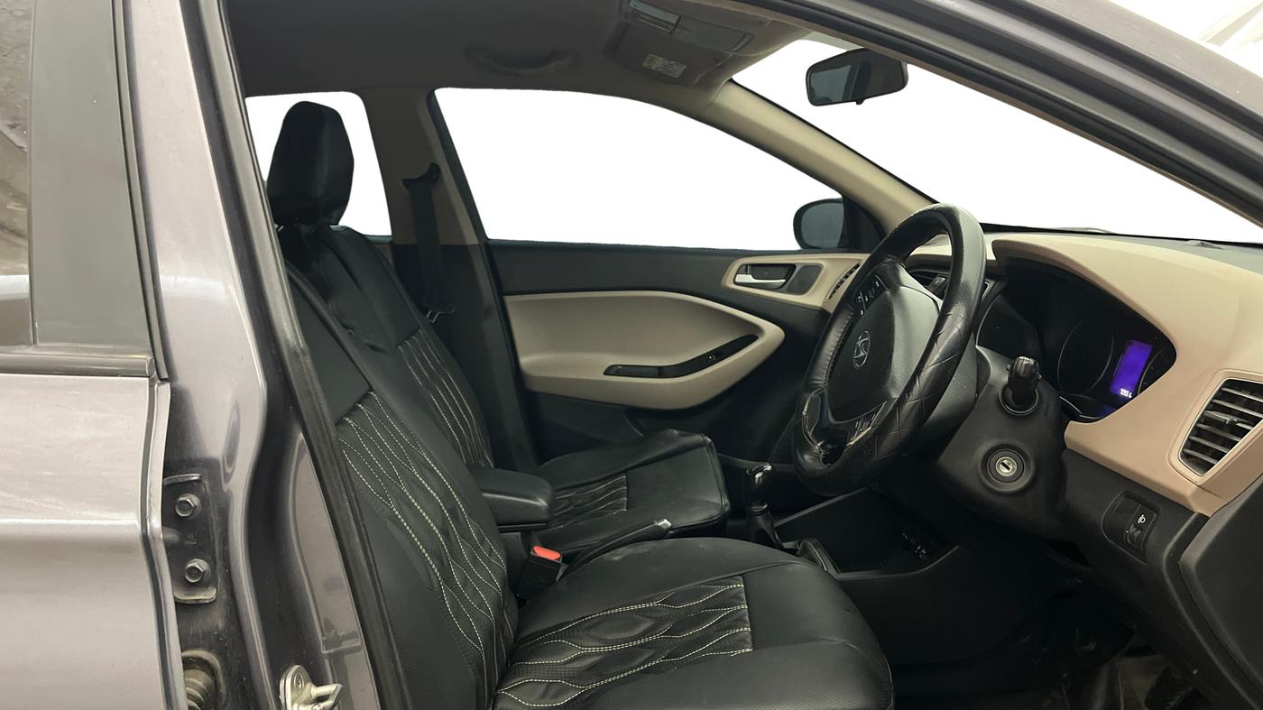 2020 Hyundai Elite i20 SPORTZ PLUS 1.2, Petrol, Manual, 70,551 km, Right Side Front Door Cabin