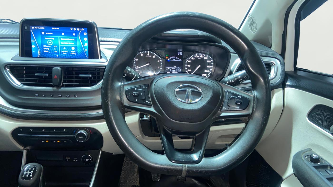 2023 Tata ALTROZ XZ DIESEL, Diesel, Manual, 57,043 km, Steering Wheel Close Up