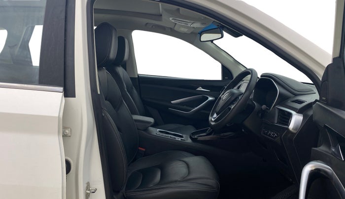 2019 MG HECTOR SHARP 1.5 DCT PETROL, Petrol, Automatic, 1,04,398 km, Right Side Front Door Cabin