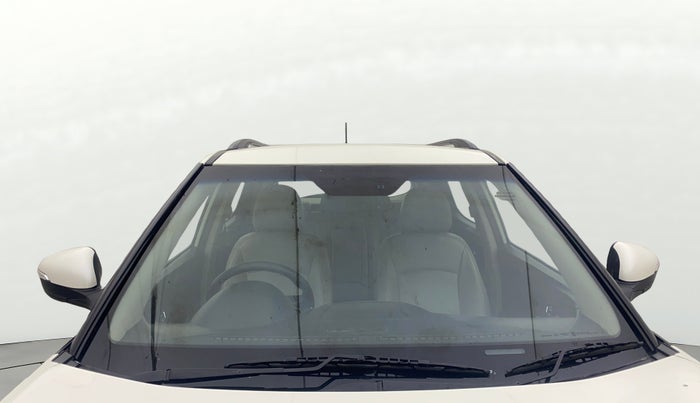 2021 Mahindra XUV300 W8 (O) 1.5 DIESEL, Diesel, Manual, 62,543 km, Front Windshield