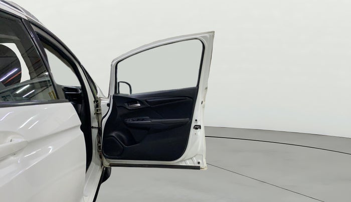 2018 Honda WR-V 1.5L I-DTEC S MT, Diesel, Manual, 69,133 km, RHS Front Door