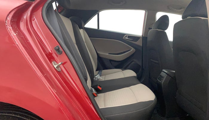 2017 Hyundai Elite i20 ASTA 1.2 (O), Petrol, Manual, 31,399 km, Right Side Rear Door Cabin