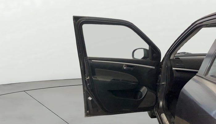 2014 Maruti Swift VXI, Petrol, Manual, 1,11,377 km, LHS Front Door