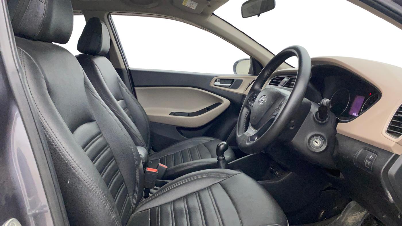 2020 Hyundai Elite i20 SPORTZ PLUS 1.2, Petrol, Manual, 61,538 km, Right Side Front Door Cabin