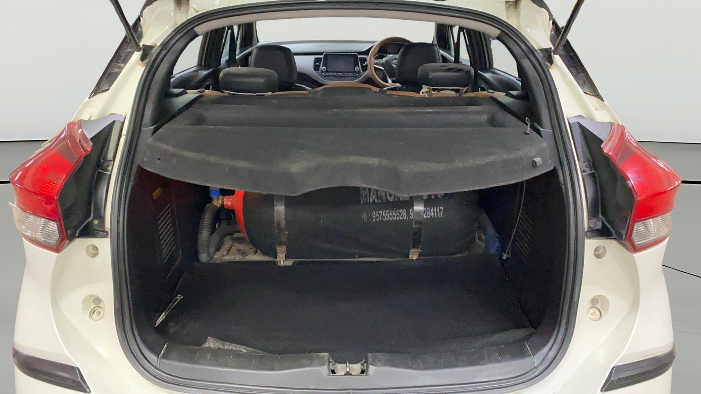 2021 Nissan Kicks XV 1.5, CNG, Manual, 60,508 km, Boot Open Zoomed View