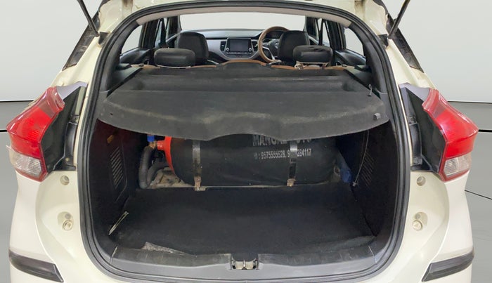 2021 Nissan Kicks XV 1.5, CNG, Manual, 60,491 km, Boot Open Zoomed View