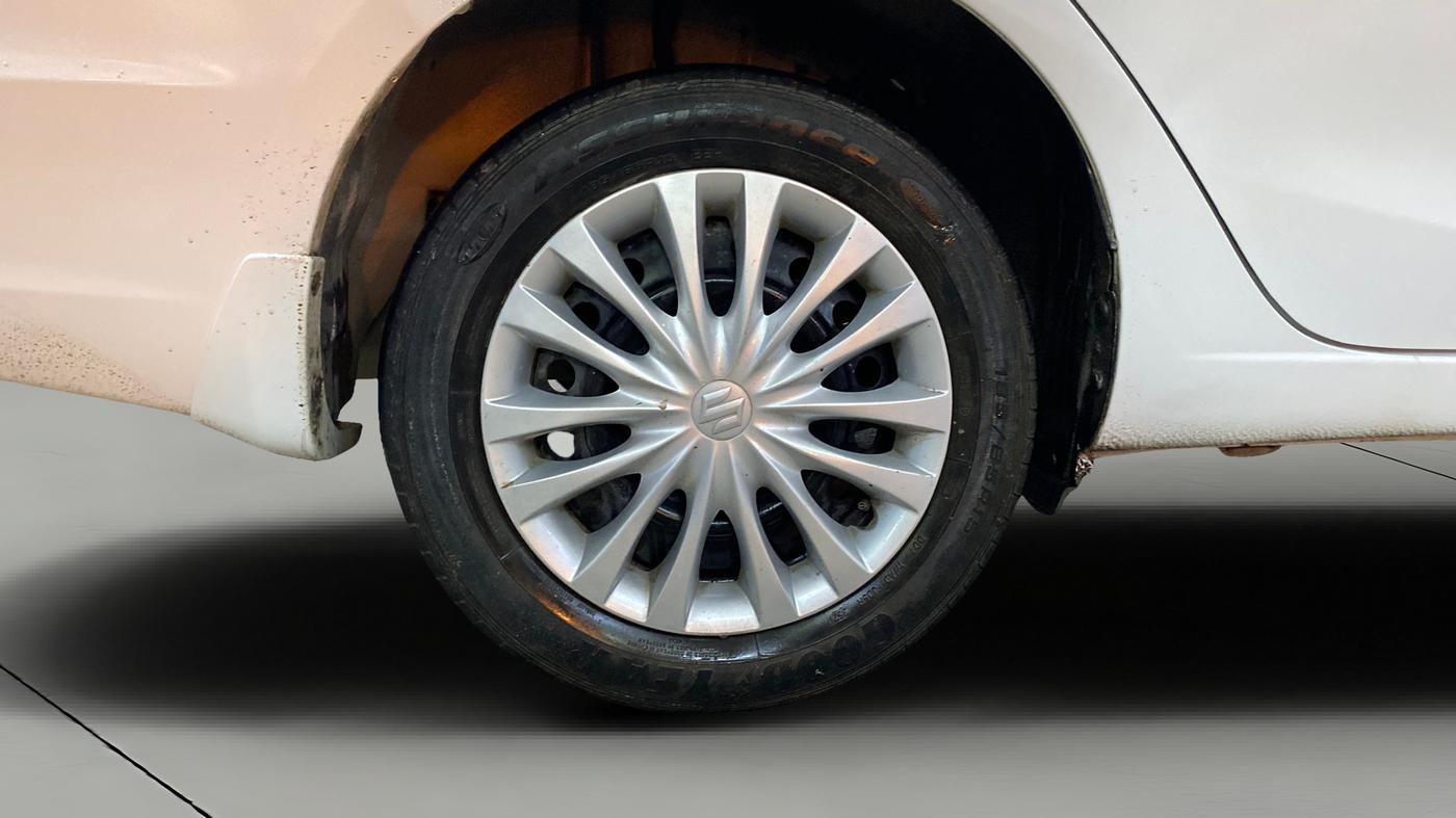 2016 Maruti Ciaz VDI+ SHVS, Diesel, Manual, 1,02,110 km, Right Rear Wheel