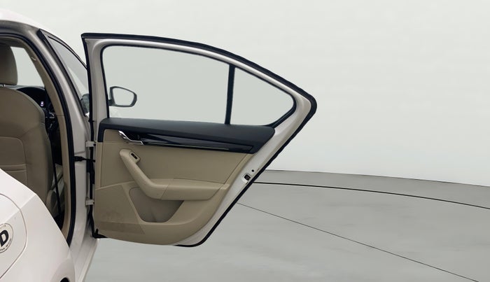 2017 Skoda Octavia 2.0 TDI L&K AT, Diesel, Automatic, 69,518 km, RHS Rear Door