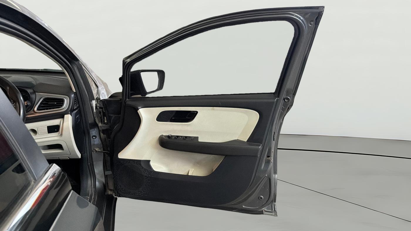 2023 Tata ALTROZ XM PLUS PETROL, Petrol, Manual, 52,545 km, RHS Front Door