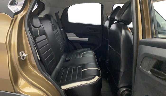 2022 Tata PUNCH ACCOMPLISHED MT, Petrol, Manual, 30,465 km, Right Side Rear Door Cabin