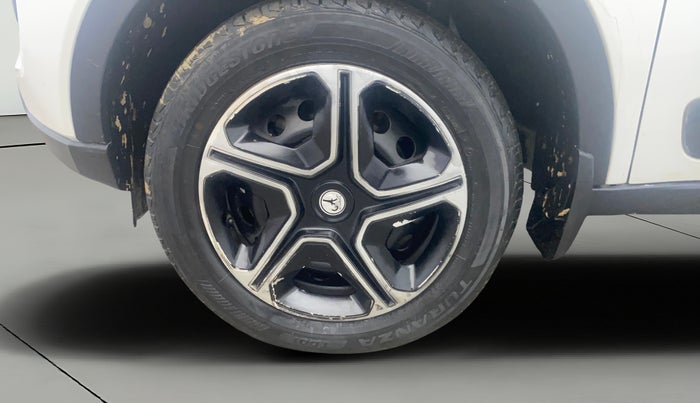 2020 Tata NEXON XM PETROL, Petrol, Manual, 80,137 km, Left Front Wheel