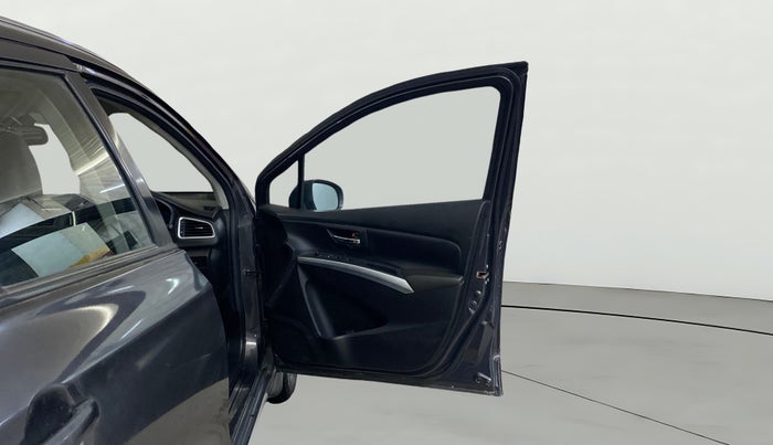 2020 Maruti S Cross ALPHA AT1.5, Petrol, Automatic, 40,622 km, RHS Front Door