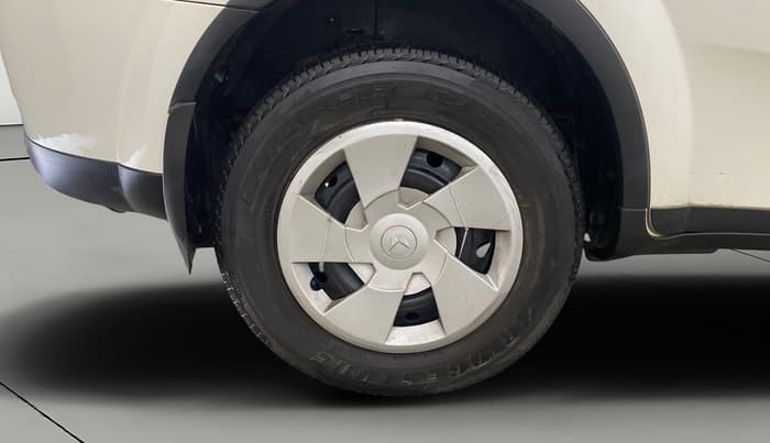2020 Mahindra XUV500 W7, Diesel, Manual, 61,904 km, Right Rear Wheel
