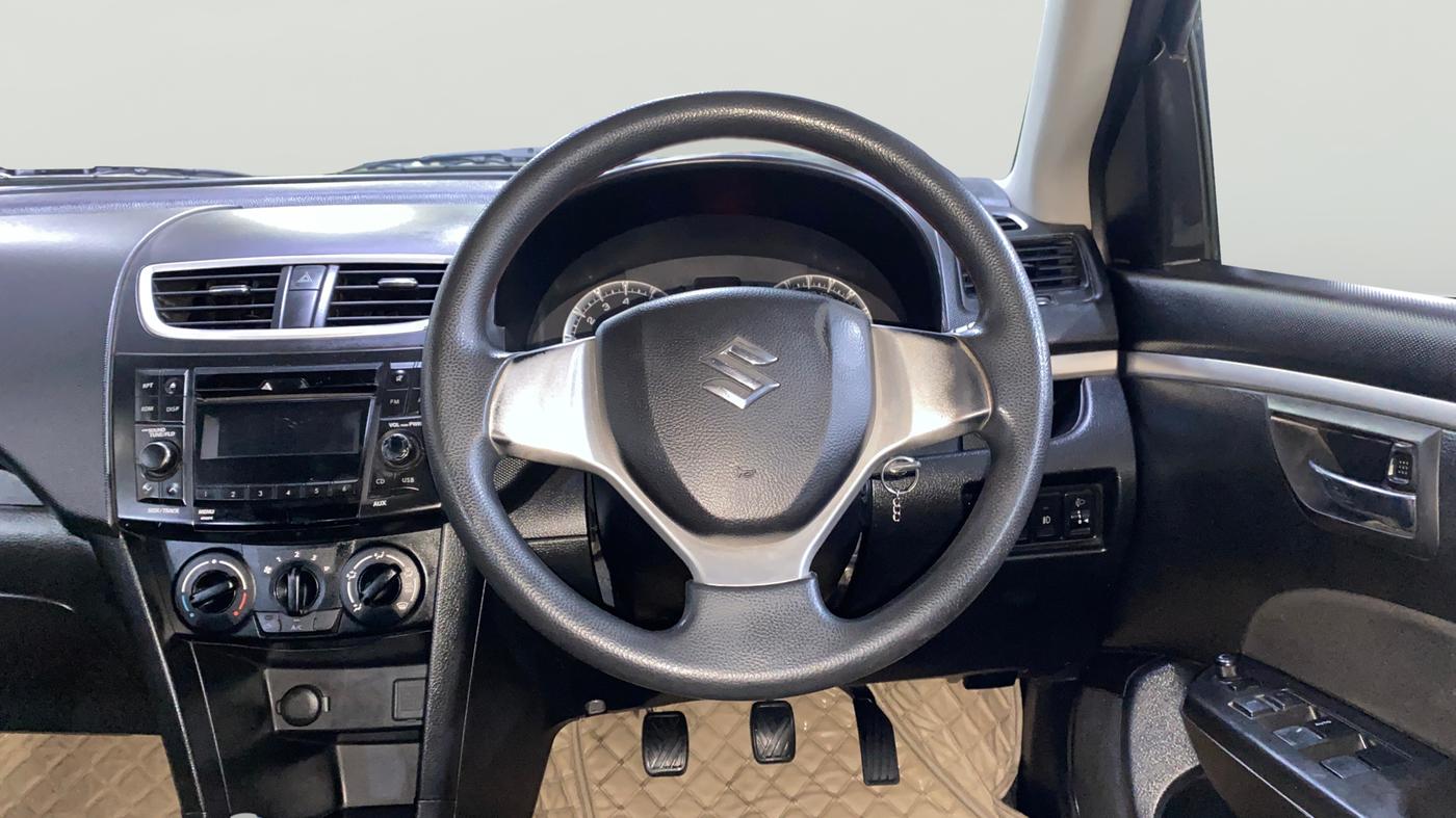 2015 Maruti Swift VXI, Petrol, Manual, 1,15,730 km, Steering Wheel Close Up