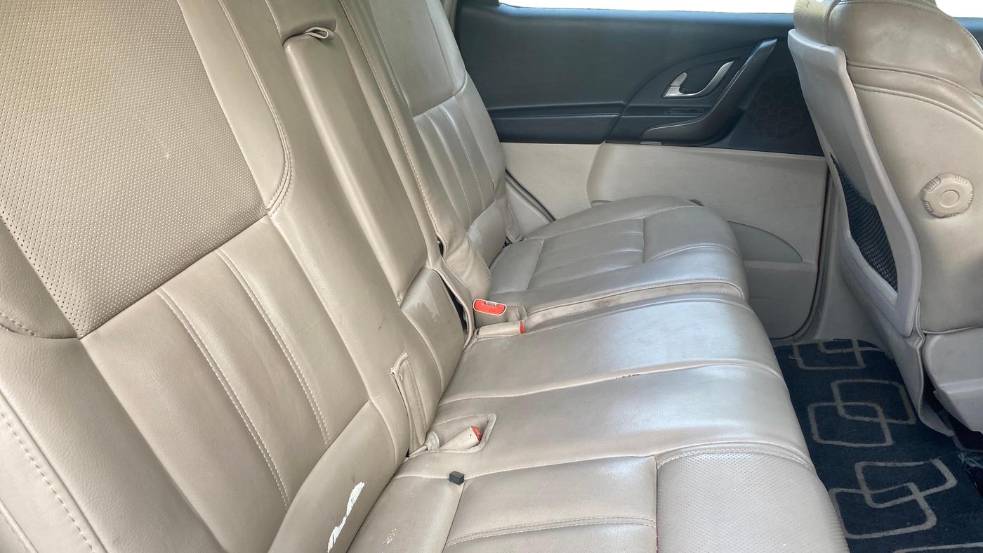 2017 Mahindra XUV500 W10 AT, Diesel, Automatic, 84,161 km, Right Side Rear Door Cabin