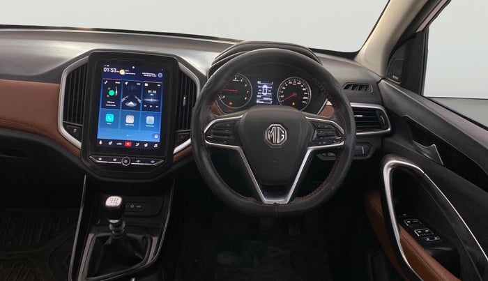 2020 MG HECTOR PLUS SMART 2.0 DIESEL TURBO MT 6-STR, Diesel, Manual, 1,42,262 km, Steering Wheel Close Up