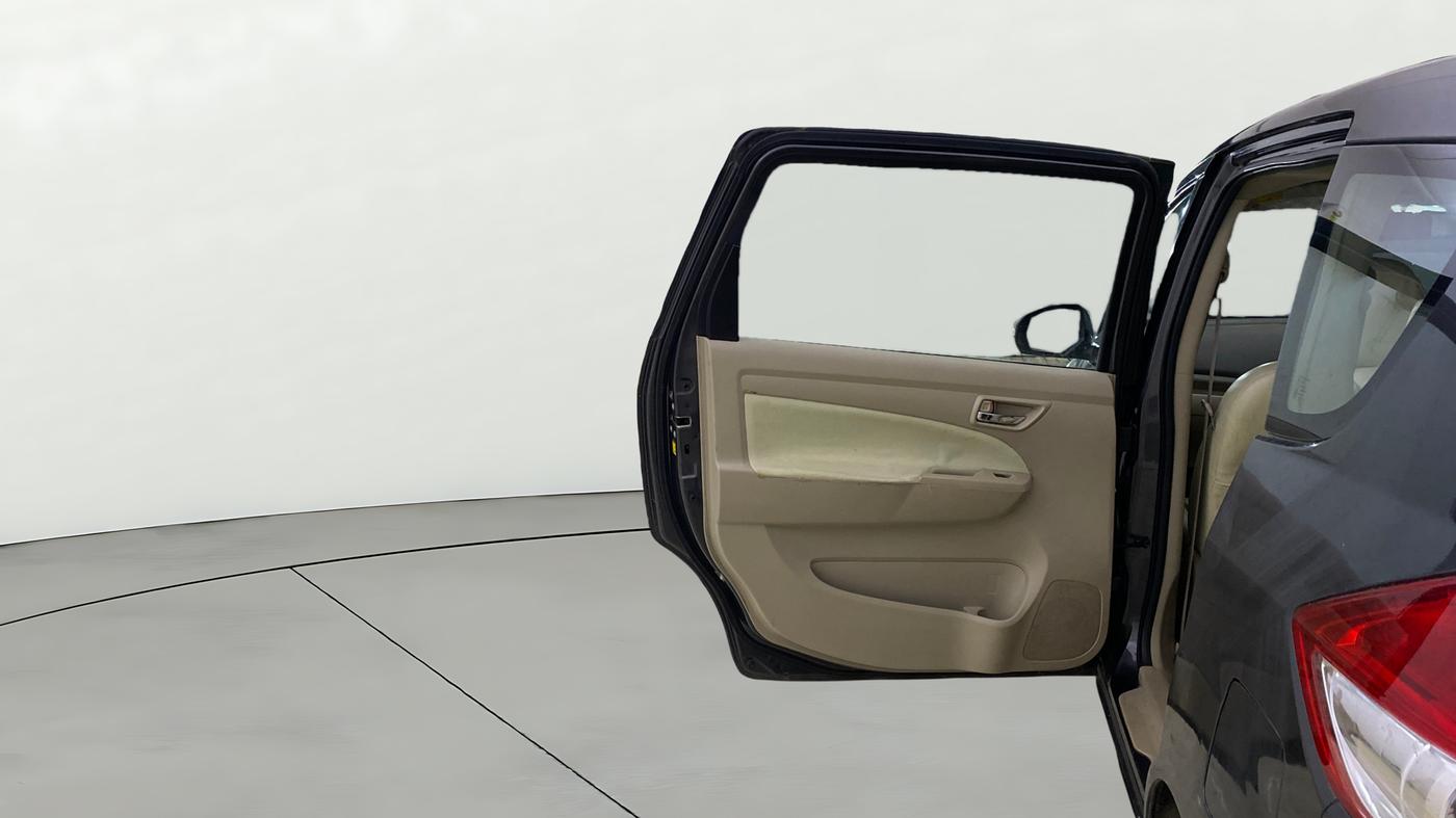2017 Maruti Ertiga VXI CNG, CNG, Manual, 92,727 km, LHS Rear Door