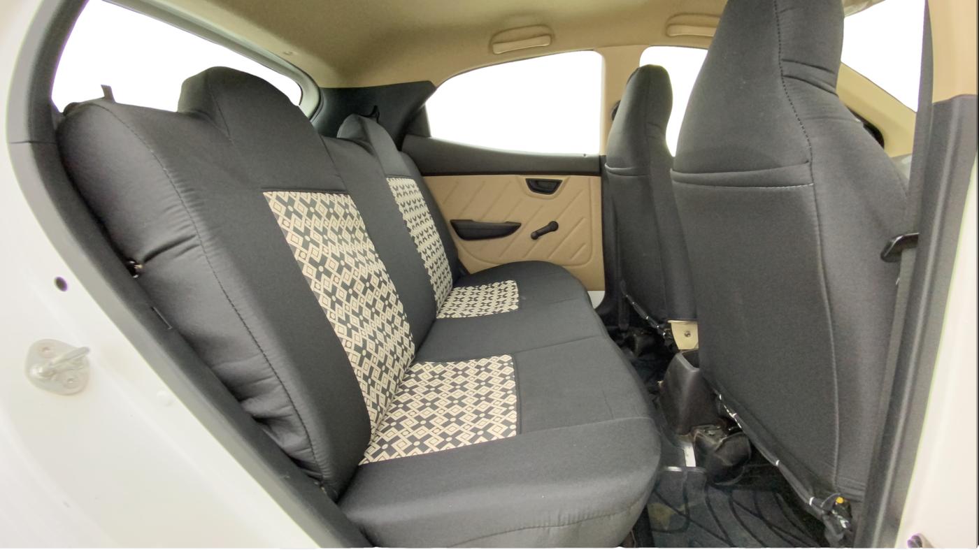 2018 Hyundai Eon ERA +, CNG, Manual, 86,301 km, Right Side Rear Door Cabin