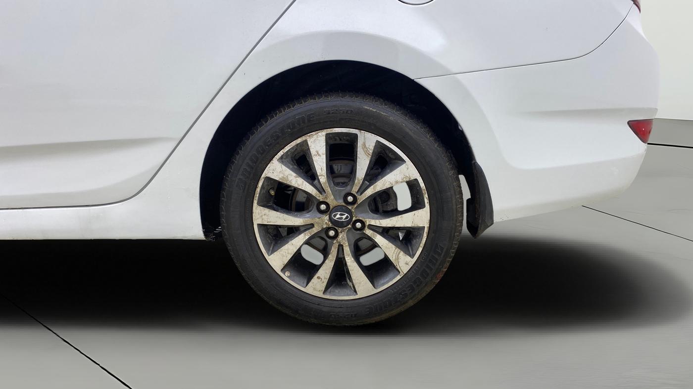 2013 Hyundai Verna FLUIDIC 1.6 VTVT SX, Petrol, Manual, 69,987 km, Left Rear Wheel