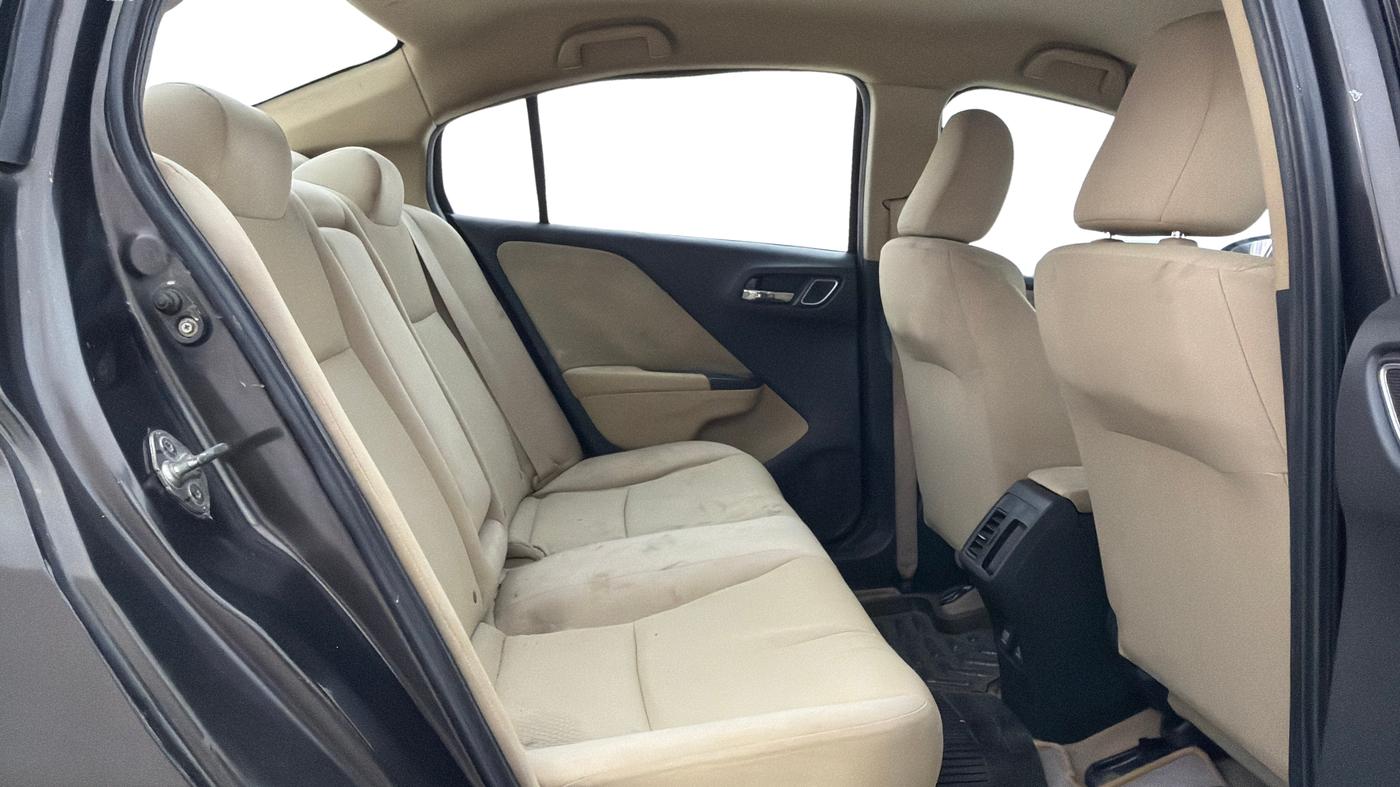 2018 Honda City 1.5L I-VTEC V MT, Petrol, Manual, 1,01,433 km, Right Side Rear Door Cabin