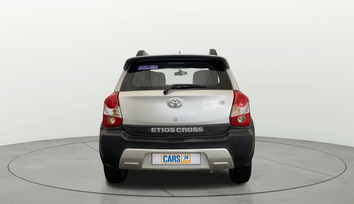 2015 Toyota Etios CROSS 1.2 G, Petrol, Manual, 70,549 km, Back/Rear