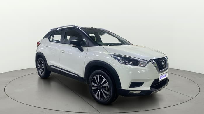 2022 Nissan Kicks XV PREMIUM (O) TURBO 1.3 DUAL TONE, Petrol, Manual, 27,998 km, Right Front Diagonal